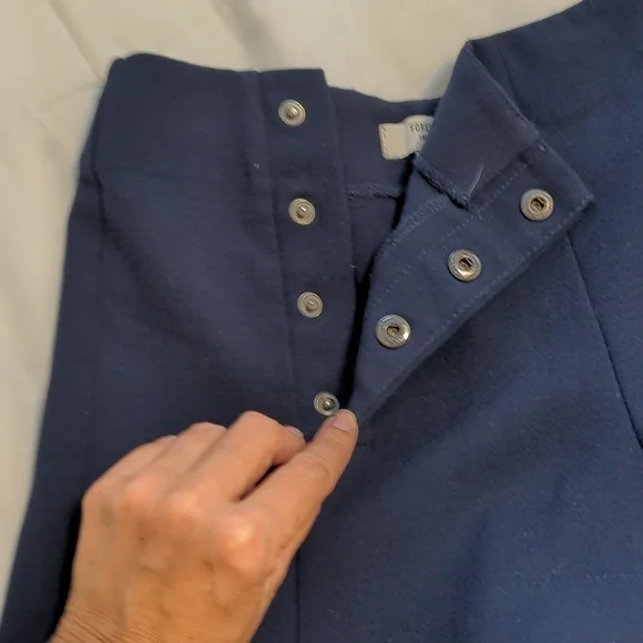 Forever 21 dark blue shorts size 27 - Picture 2 of 4